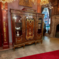 Schrank Französischer aus Goldbronze und Tulpenholz