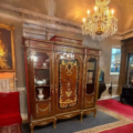 Schrank Französischer aus Goldbronze und Tulpenholz