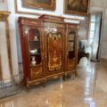 Schrank Französischer aus Goldbronze und Tulpenholz