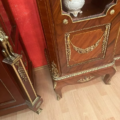 Schrank Französischer aus Goldbronze und Tulpenholz